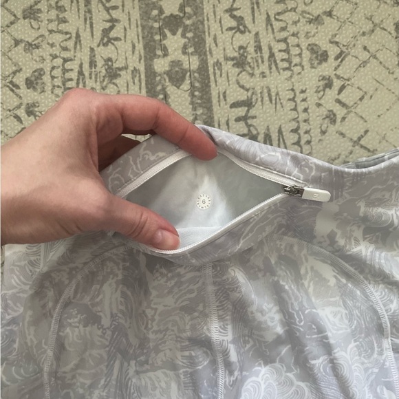 Lululemon Speed Up Tight size 6 - Picture 10 of 11
